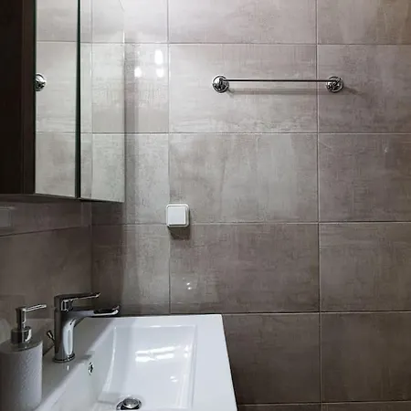 Daire Aretousa Apt, Next To The Beach!