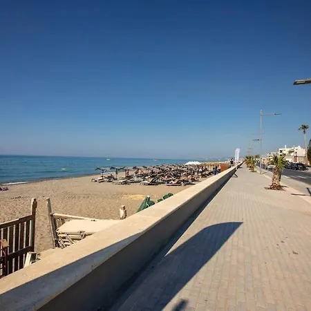 Daire Aretousa Apt, Next To The Beach! *