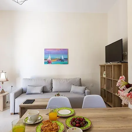 Aretousa Apt, Next To The Beach!