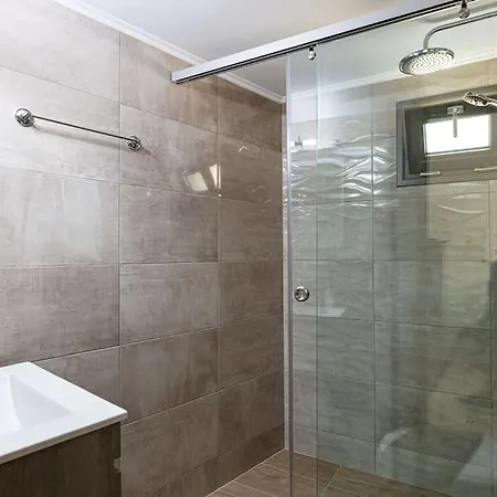 Daire Aretousa Apt, Next To The Beach! *