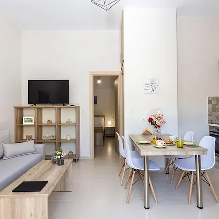 Aretousa Apt, Next To The Beach! Daire *