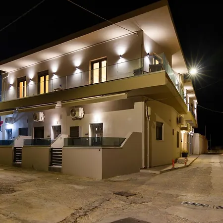 Daire Aretousa Apt, Next To The Beach! Resmo