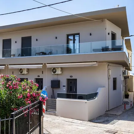 Daire Aretousa Apt, Next To The Beach!