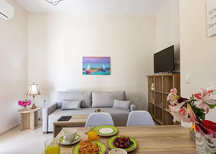 Aretousa Apt, Next To The Beach!